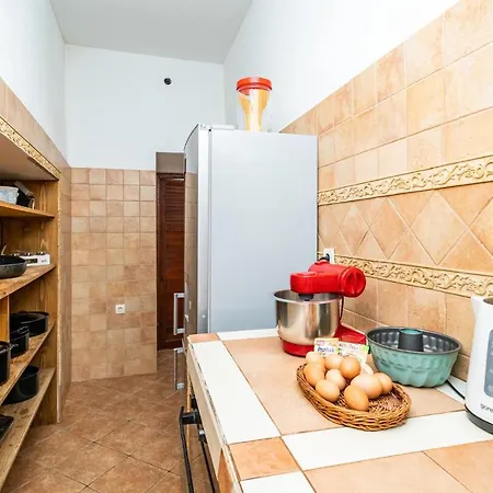Cozy In Drvenik With Kitchen Čilipi