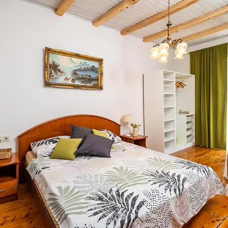 Cozy In Drvenik With Kitchen Nyaraló