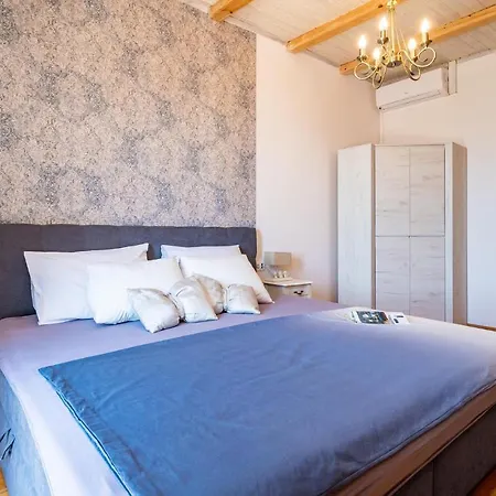 Cozy In Drvenik With Kitchen Čilipi
